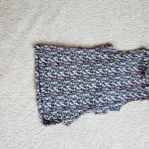 Pretty Express Lightweight Tiered Ruffles Floral Black Tank Top - Picture 9 of 10